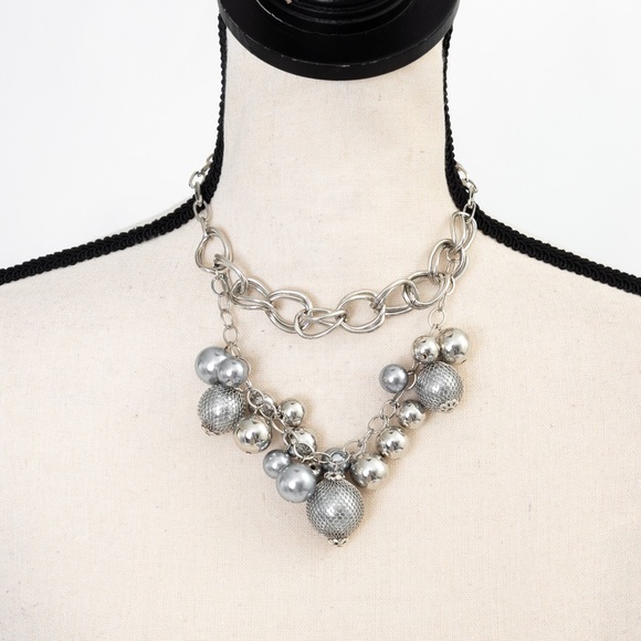 Bold chunky contemporary large beaded metallic silver necklace New Directions - Picture 7 of 10